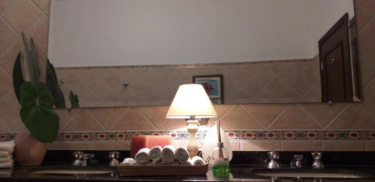 Elephant Guesthouse Beira Mar - Suites Com Cafe Da Manha Илябела Екстериор снимка